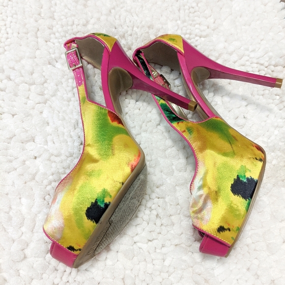 GUESS Yellow and Pink Hondo Platforms - Picture 6 of 8